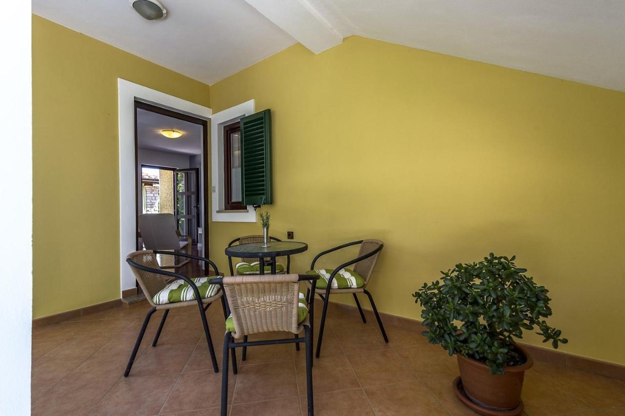 Spacious Three-Bedroom Villa Balun With Pool Пореч Екстериор снимка